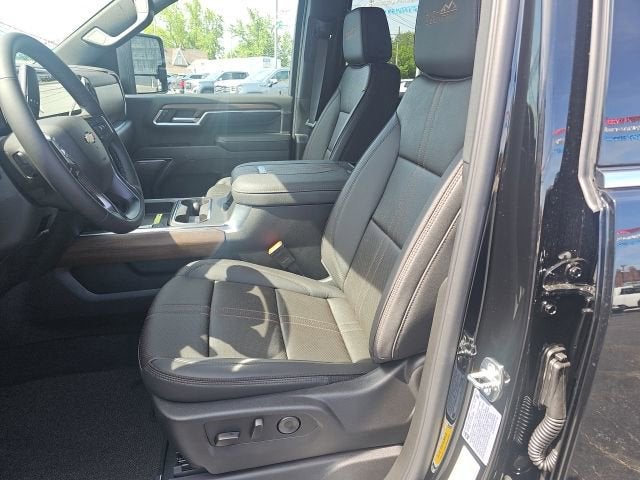 2026 Chevrolet Silverado 3500 HD High Country DRW