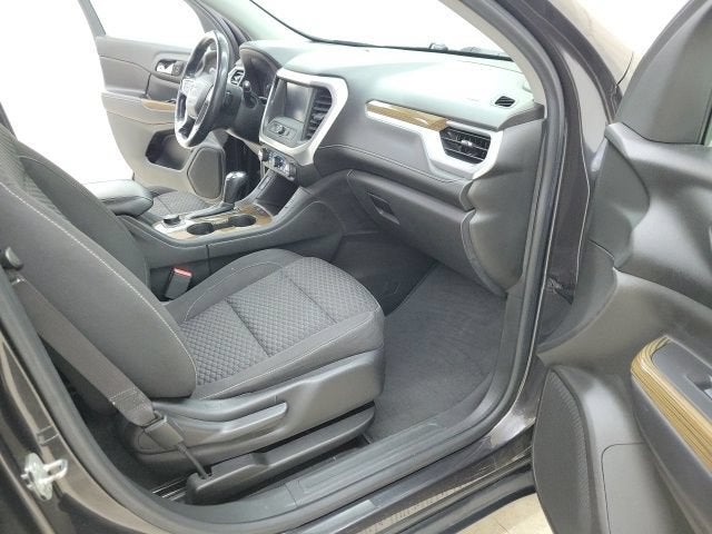 2017 GMC Acadia SLE