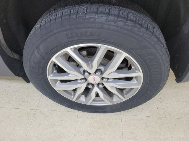 2017 GMC Acadia SLE