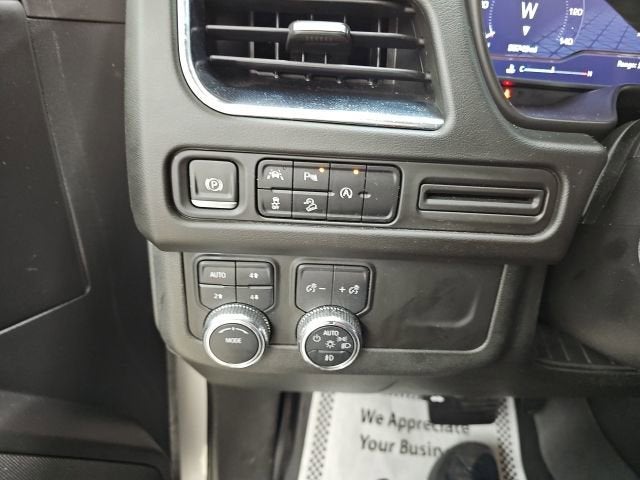 2023 GMC Yukon XL AT4