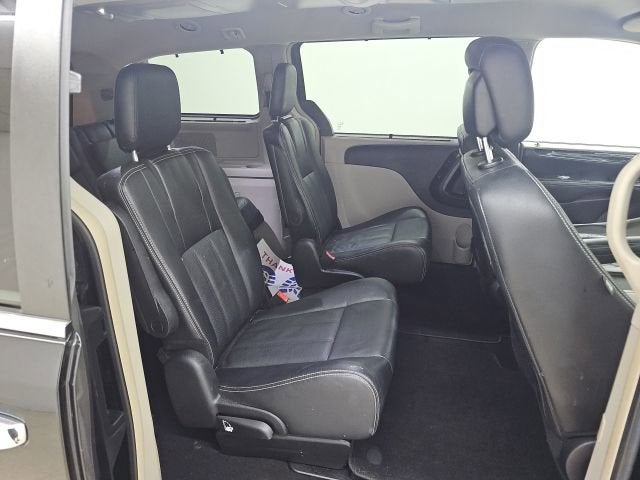 2014 Chrysler Town & Country Touring-L
