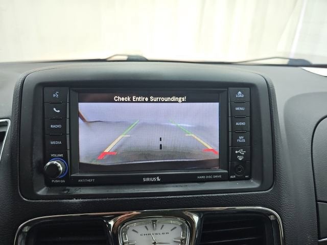 2014 Chrysler Town & Country Touring-L