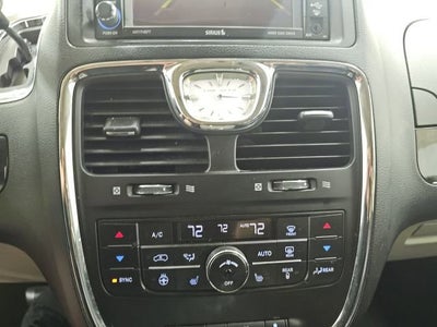 2014 Chrysler Town & Country Touring-L