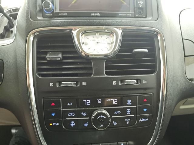 2014 Chrysler Town & Country Touring-L