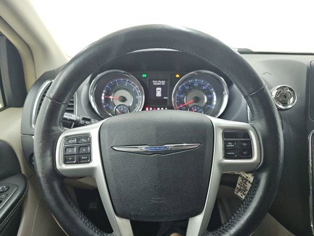 2014 Chrysler Town & Country Touring-L