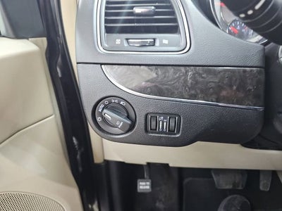 2014 Chrysler Town & Country Touring-L