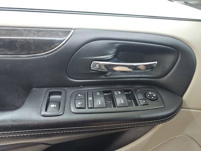 2014 Chrysler Town & Country Touring-L