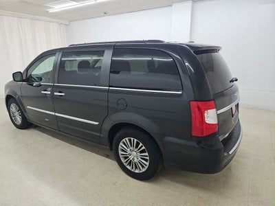 2014 Chrysler Town & Country Touring-L