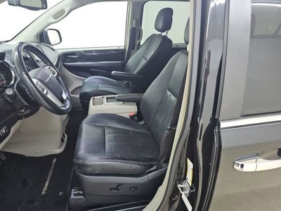 2014 Chrysler Town & Country Touring-L