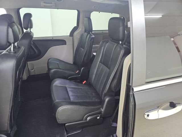 2014 Chrysler Town & Country Touring-L