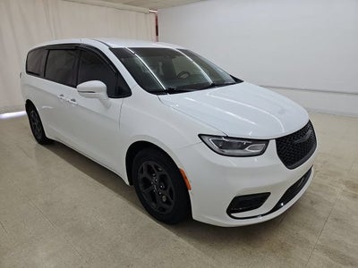 2022 Chrysler Pacifica Hybrid Touring L