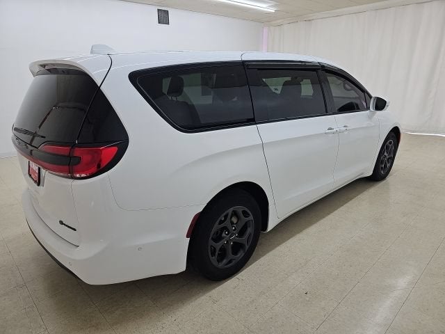 2022 Chrysler Pacifica Hybrid Touring L