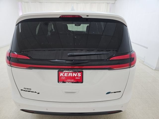 2022 Chrysler Pacifica Hybrid Touring L