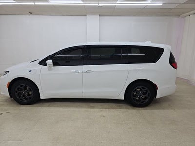 2022 Chrysler Pacifica Hybrid Touring L