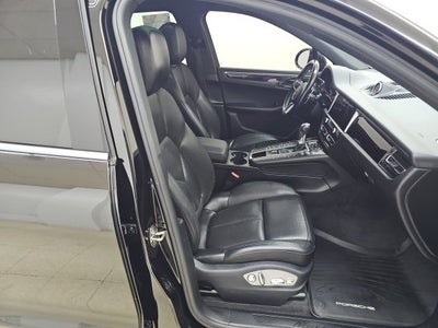 2021 Porsche Macan Base