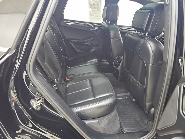 2021 Porsche Macan Base