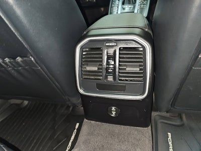 2021 Porsche Macan Base