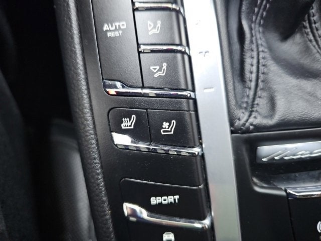 2021 Porsche Macan Base