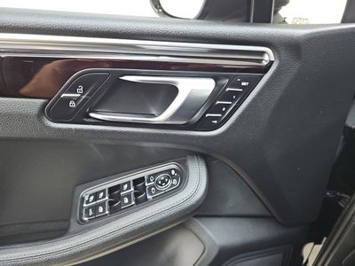 2021 Porsche Macan Base