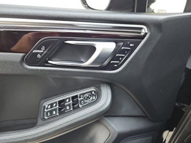 2021 Porsche Macan Base