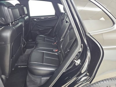 2021 Porsche Macan Base